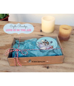 CAJA CHAPAS PARA BODAS "LOVE IS IN THE AIR"