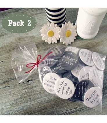 PACK 50 CHAPAS PARA BODAS 59mm FRASES "B & N" 2