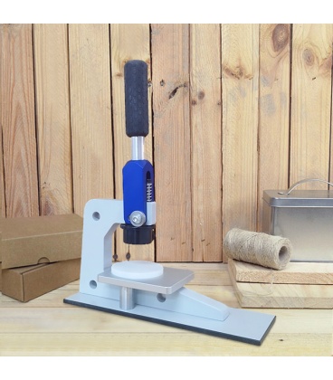 MÁQUINA PARA HACER LLAVEROS C-50 / TROQUELADORA