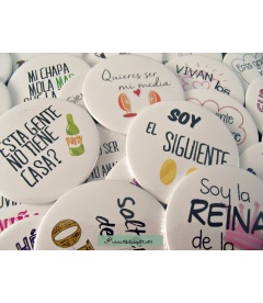 PACKS 35 CHAPAS PARA BODAS 59mm "FRASES CON DIBUJOS DIVERTIDOS"
