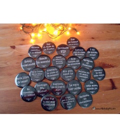 SÚPER PACK 100 CHAPAS PARA BODAS 59mm "B & N" + CAJA DE REGALO