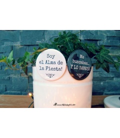 SÚPER PACK 100 CHAPAS PARA BODAS 59mm "B & N" + CAJA DE REGALO